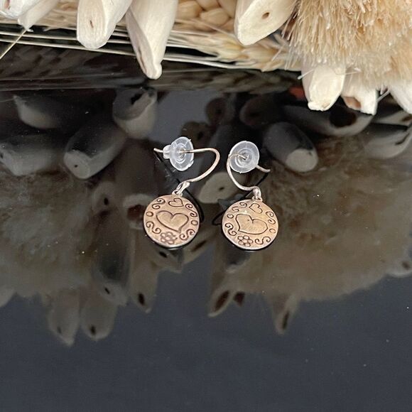 Sterling silver dangle heart earrings - Picture 3 of 3